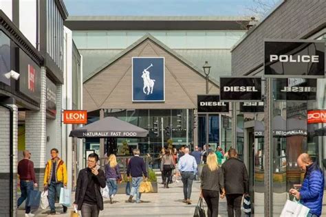 designer clothes shops manchester|factory outlets manchester.